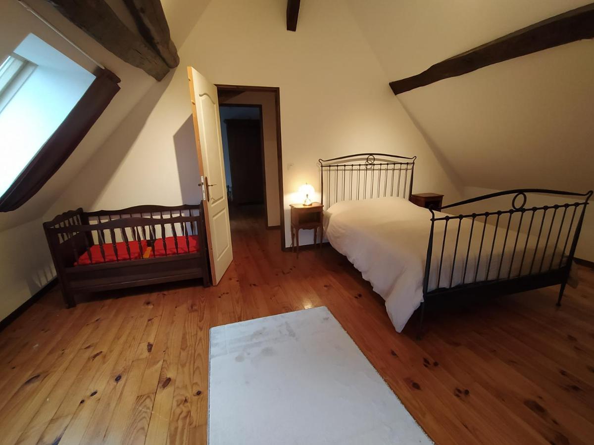 Gite Du Vieux Cedre Ecueille Exterior foto